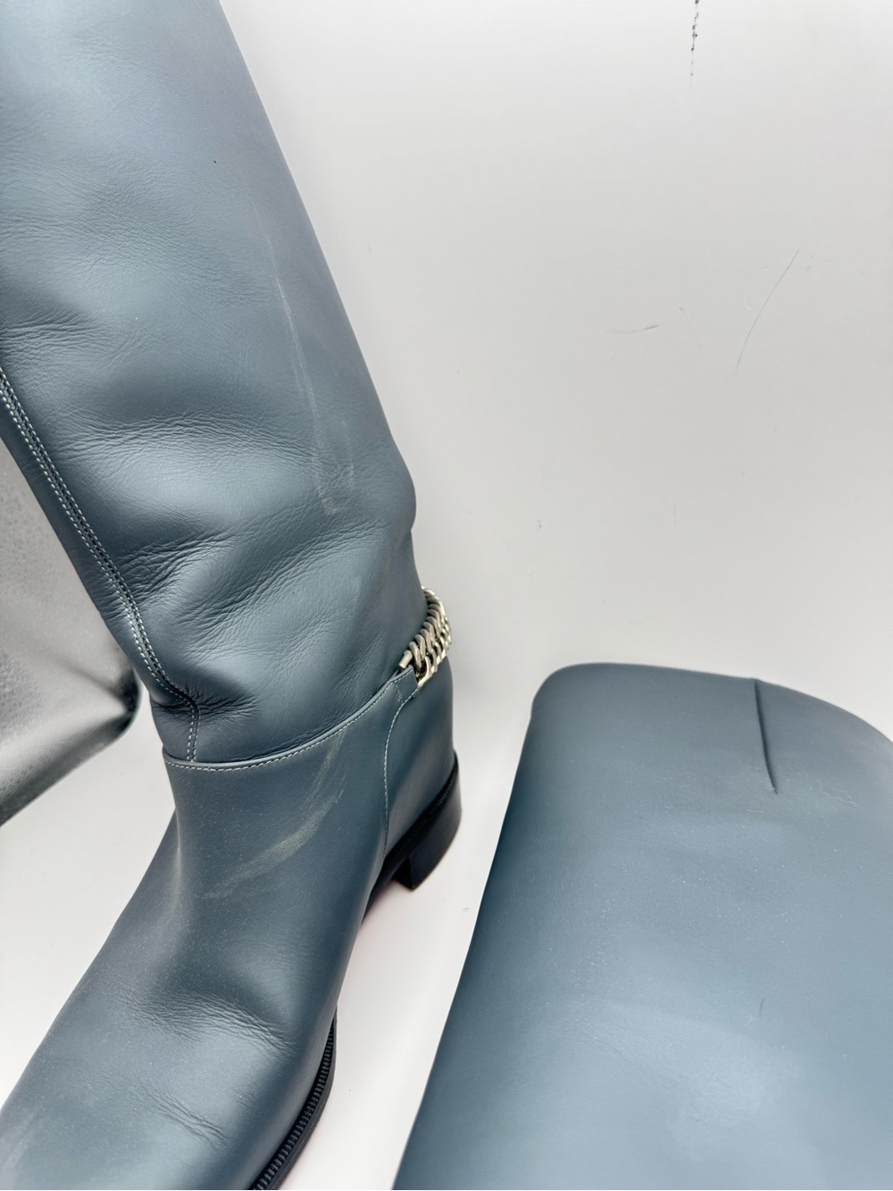 Christian Louboutin Cate Chain Knee High Boots Gray Leather Red Sole Size 39 - Picture 3 of 8